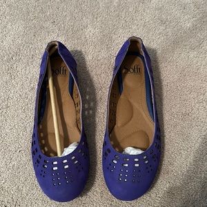 Sofft brand flat. Electric blue size 7. Never worn.